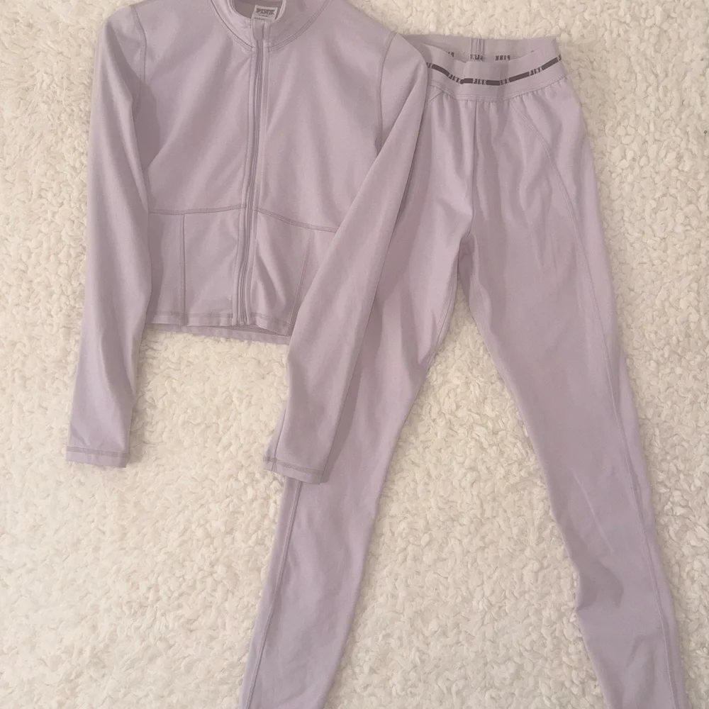 Women's PINK by VICTORIA SECRET Lavender Activewear Set - Picture 1 of 6
